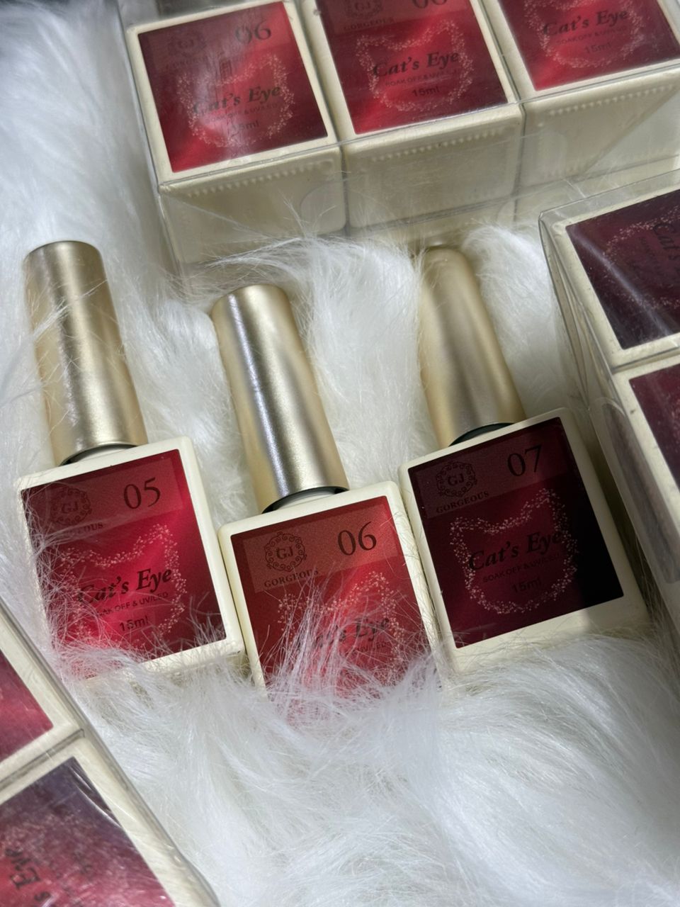 Gorgeous cat eye gel polish