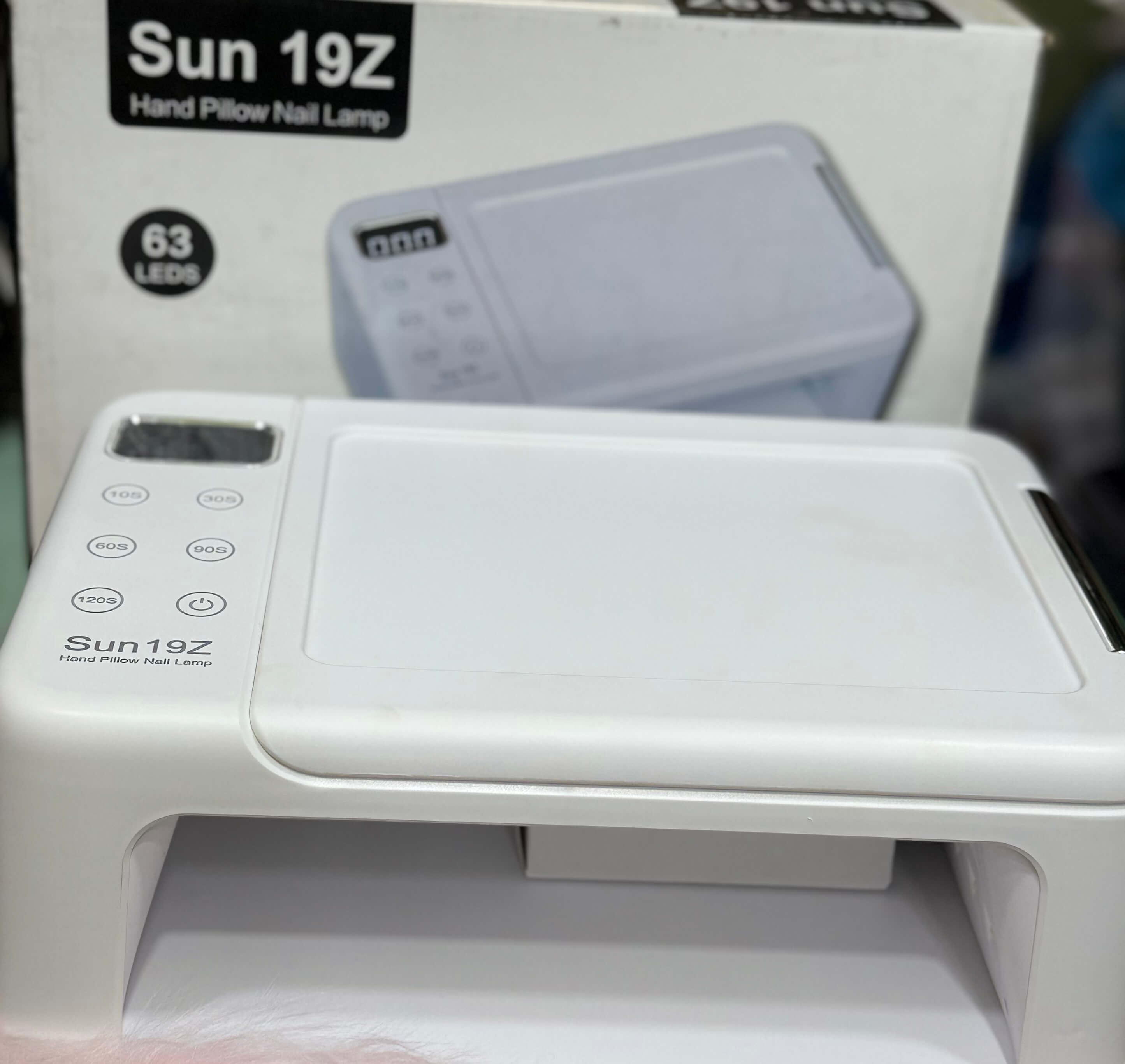 Uv lamp with armrest